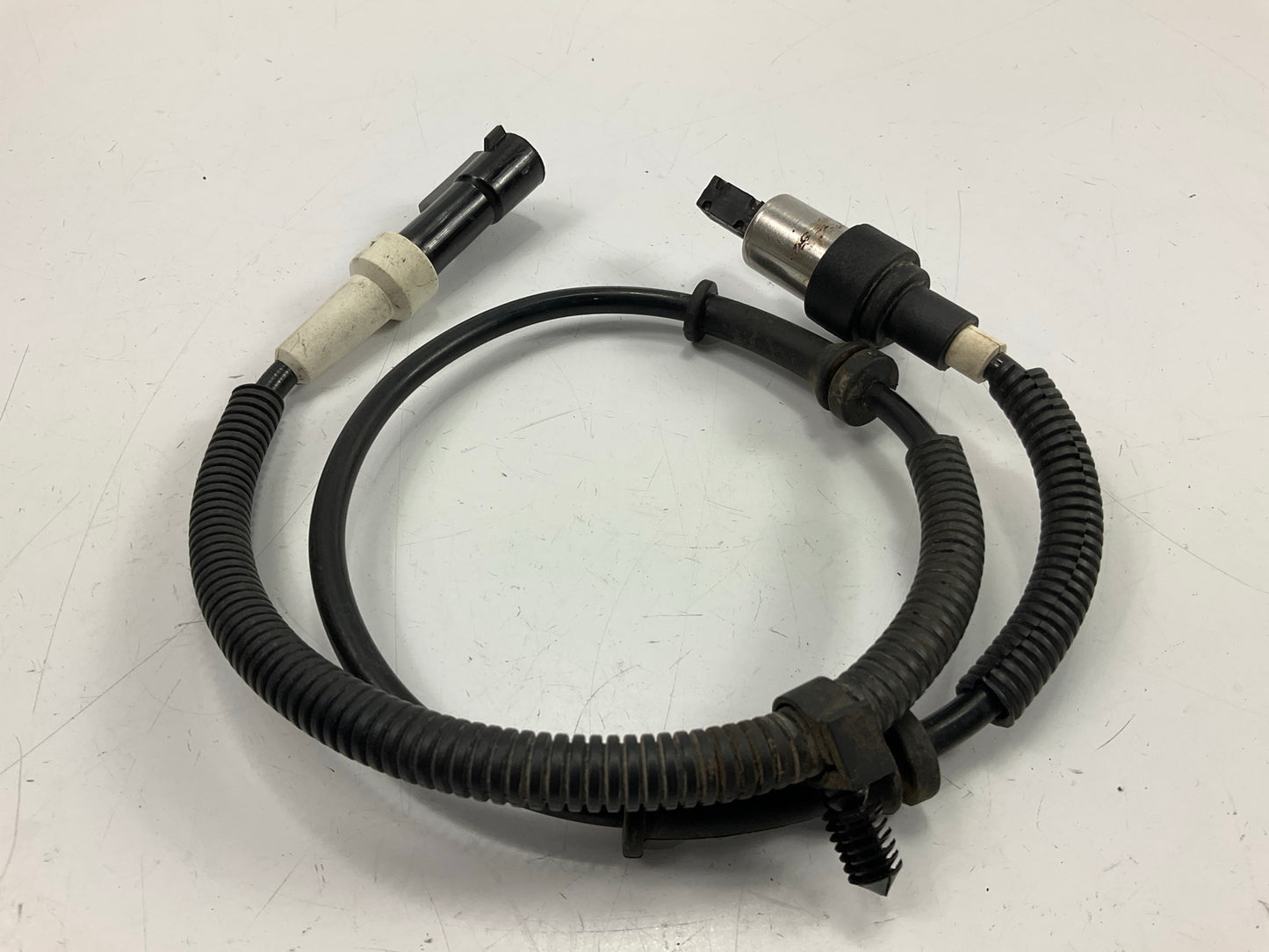 Carquest ARA1225 Front ABS Wheel Speed Sensor For 1998-2002 Ford Crown Victoria