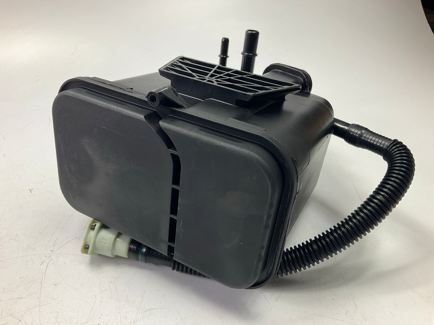 Carquest CPN1676 Charcoal Fuel Vapor Canister OEM GM 10378181 04-08 Chevy Malibu