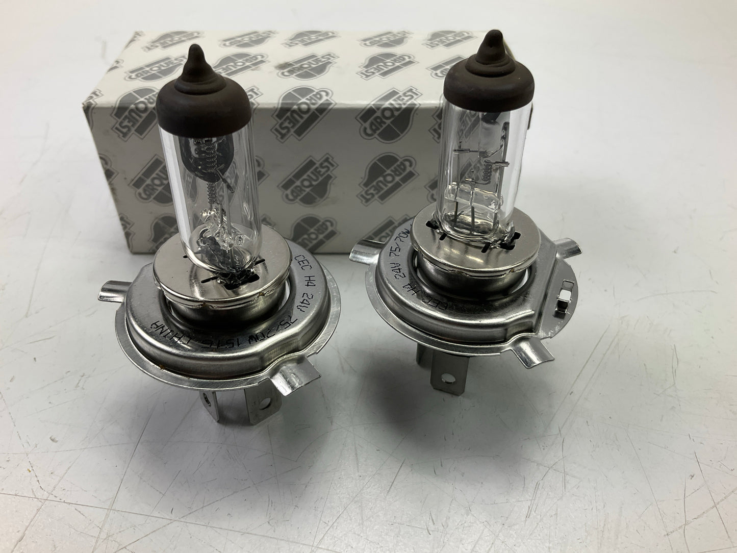 (2) Carquest CQ-H4 Light Bulbs - Replaces Wagner 2475/H4