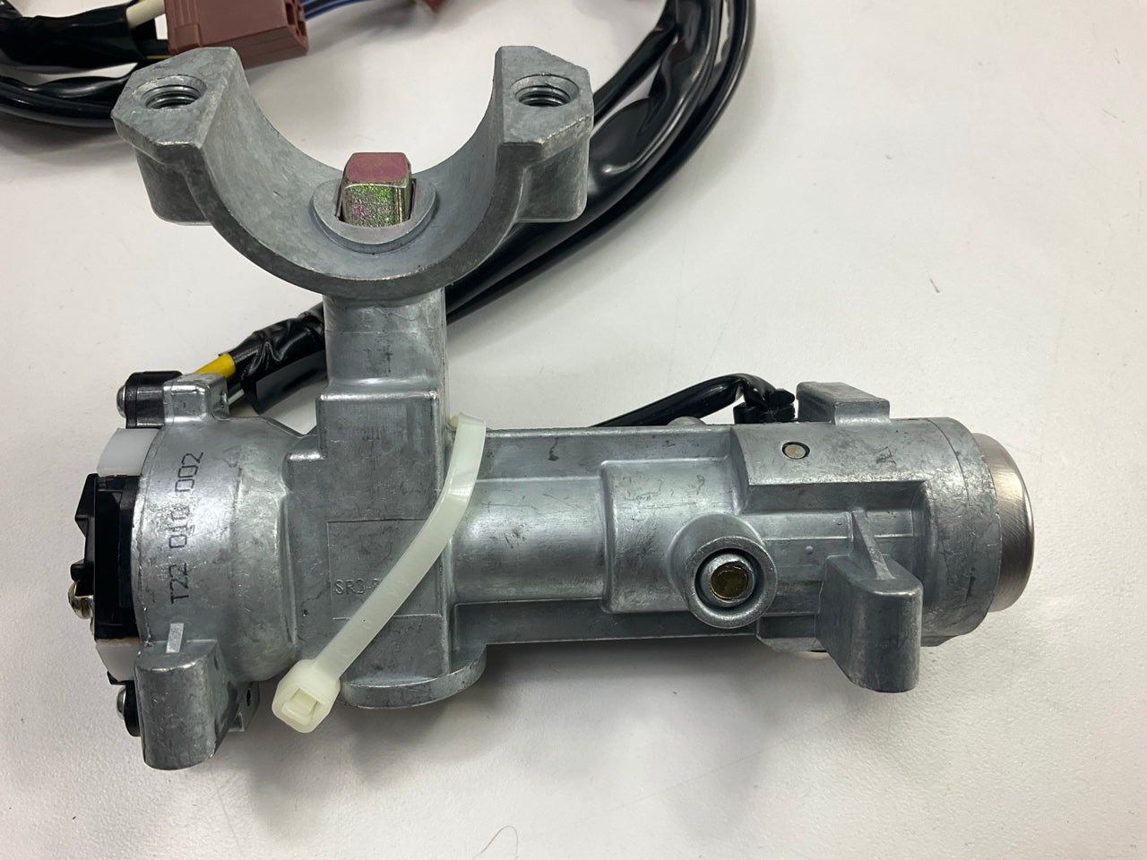 Carquest CSE1747 Ignition Lock Cylinder And Switch (Manual Transmission ONLY)