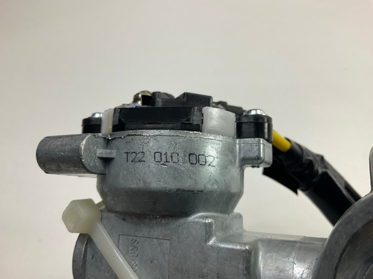 Carquest CSE1747 Ignition Lock Cylinder And Switch (Manual Transmission ONLY)