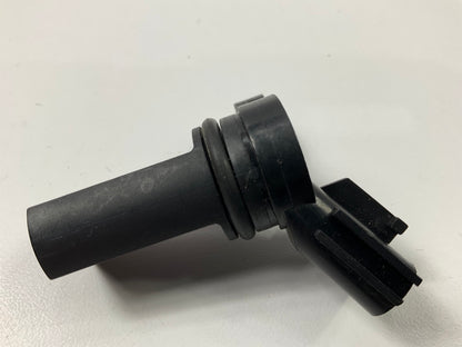 Carquest CSS1592 Engine Camshaft Position Sensor For 2000-2007 Nissan 3.5L-4.5L