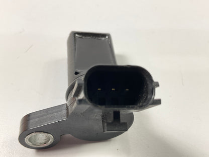 Carquest CSS1592 Engine Camshaft Position Sensor For 2000-2007 Nissan 3.5L-4.5L