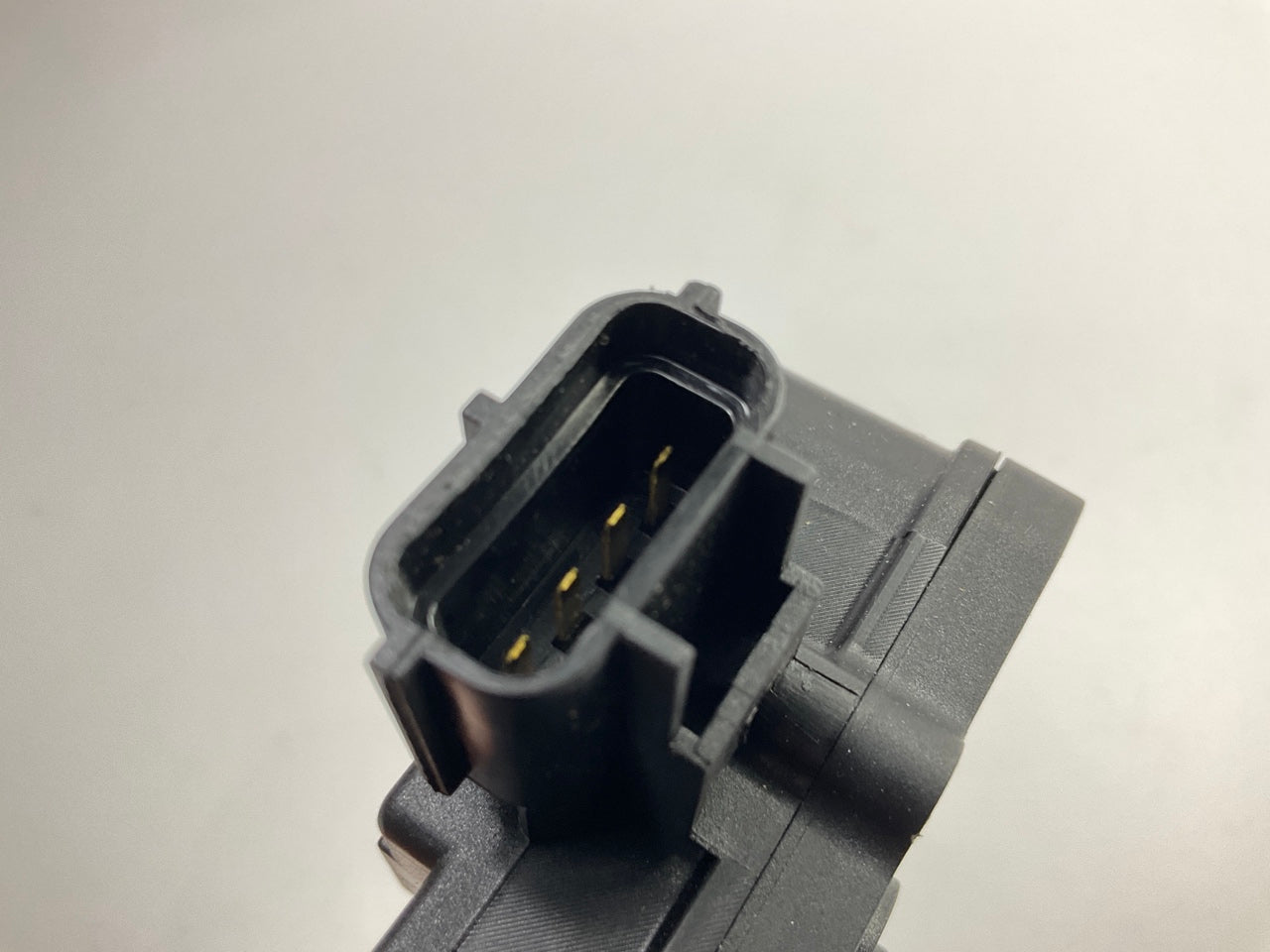 Carquest DLC1035 Rear Door Lock Actuator For 01-07 Town & Country, Grand Caravan