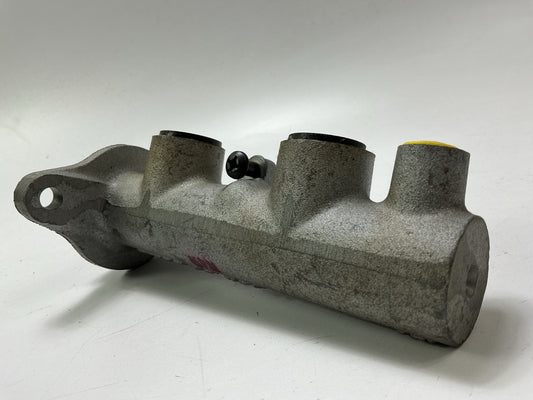 Caruqest E150577 Brake Master Cylinder - 1991-1994 Toyota Tercel W/O ABS