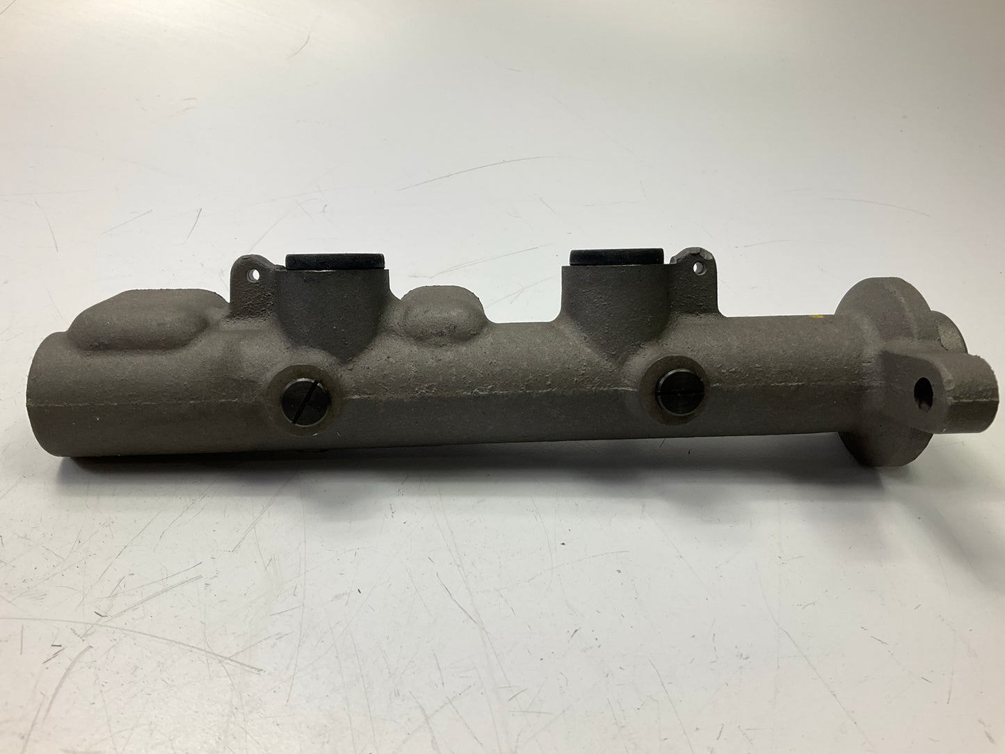 Carquest E150735 Brake Master Cylinder