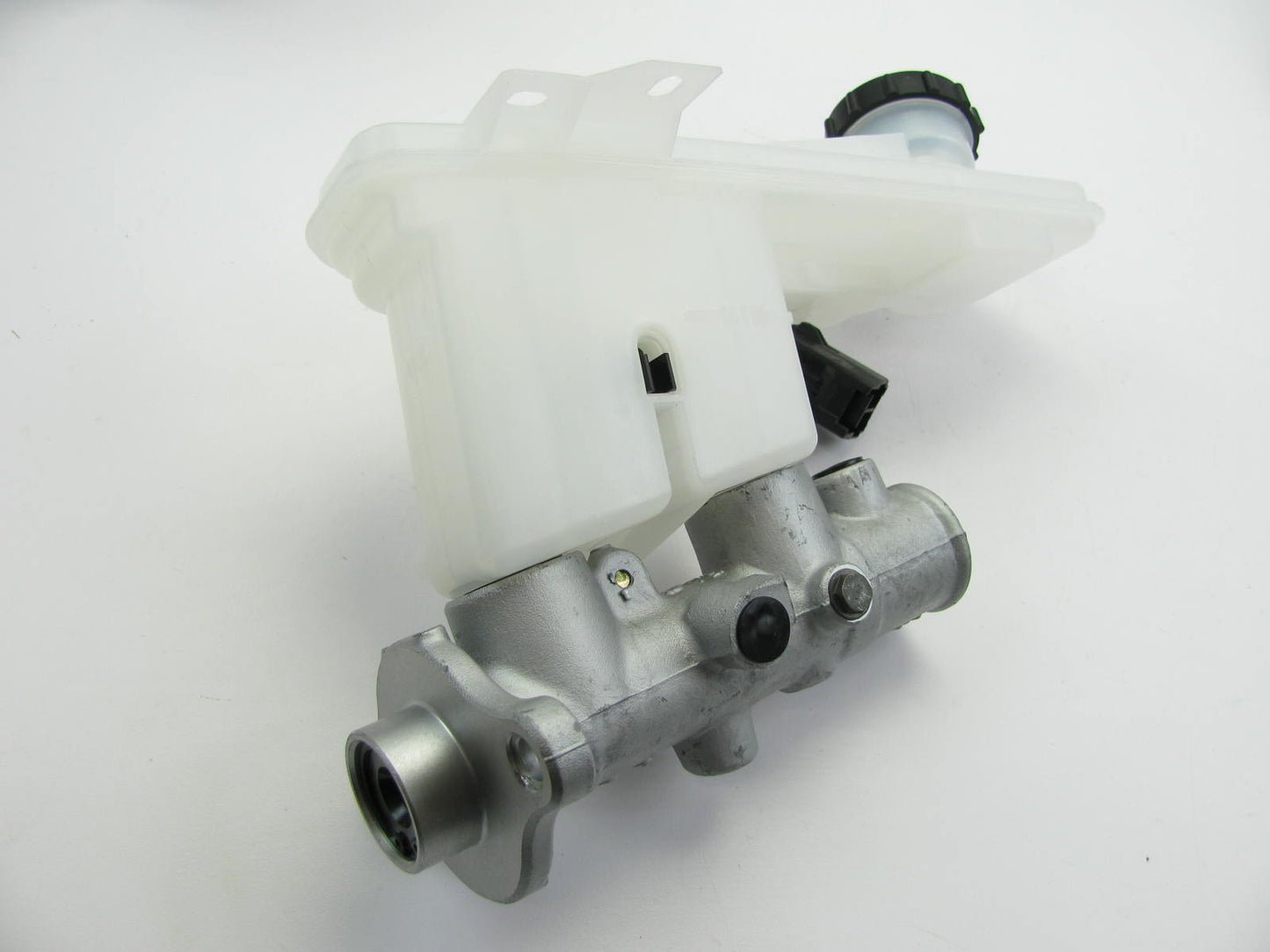 Carquest E151694 Brake Master Cylinder - 2000-2001 Mazda MPV 2.5L V6