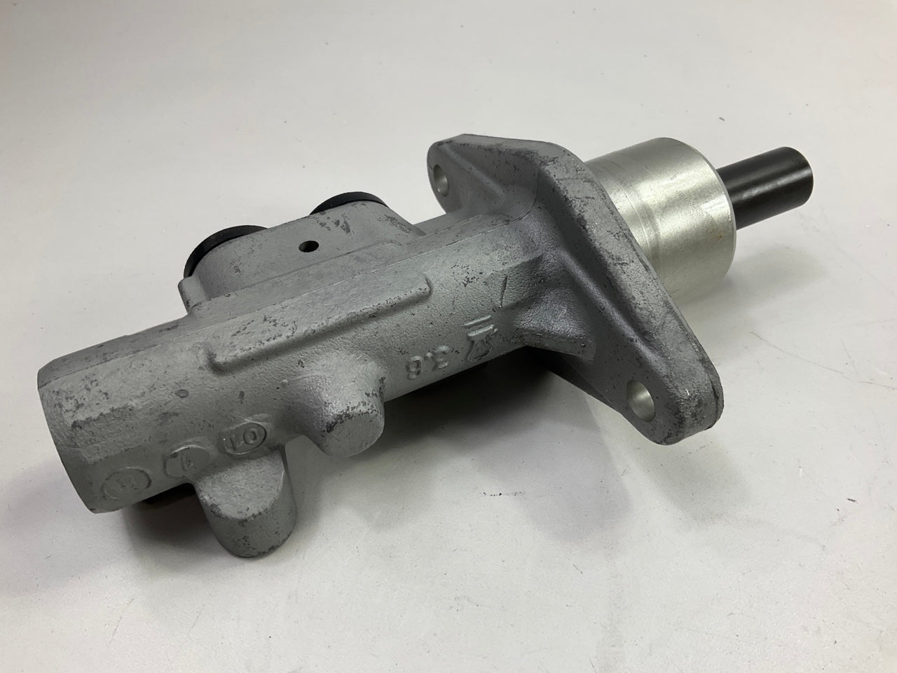 Carquest E151757 Brake Master Cylinder - 95-02 Volkswagen Cabrio, 96-97 Passat