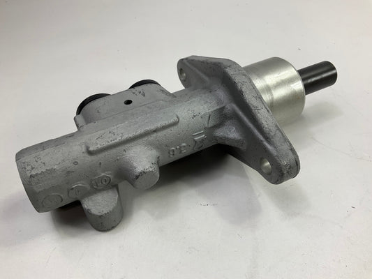 Carquest E151757 Brake Master Cylinder - 95-02 Volkswagen Cabrio, 96-97 Passat