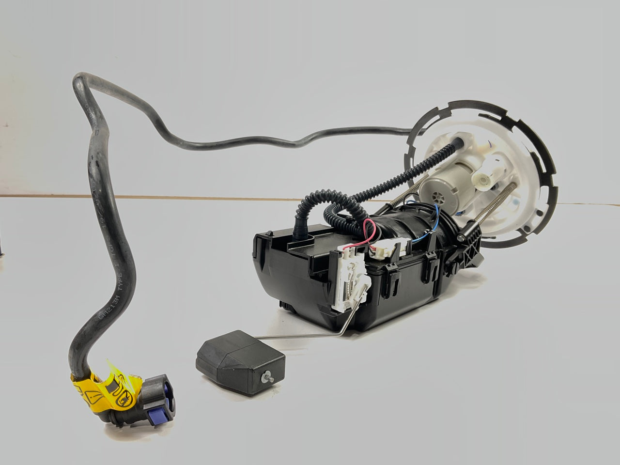 Carquest E3591MN Electric Fuel Pump Module - 2004-2007 Chevy Malibu, 05-08 G6