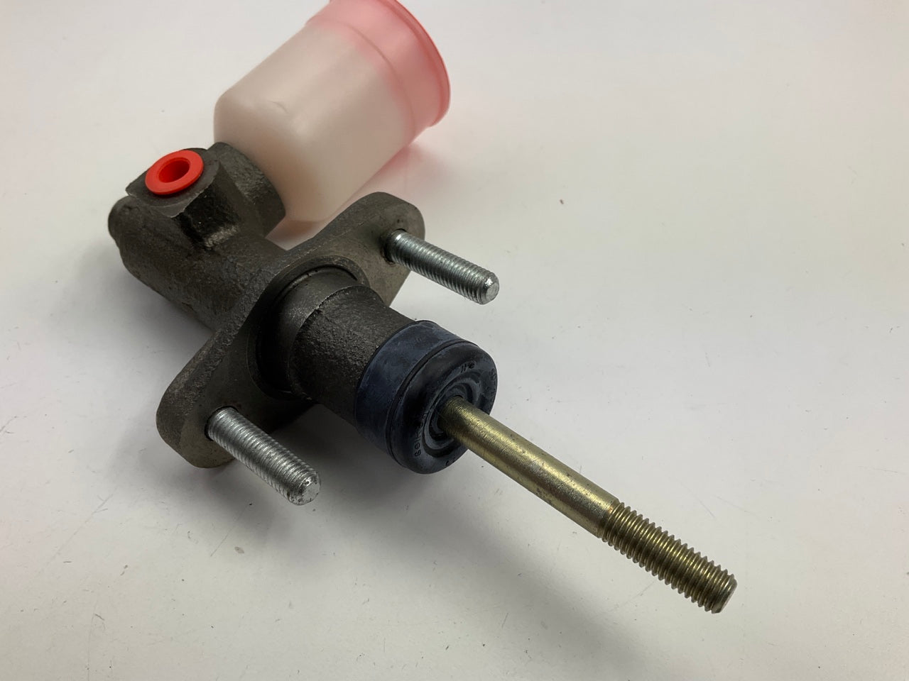 Carquest E98136 Clutch Master Cylinder For 1977-81 Toyota Celica 72-82 Corona