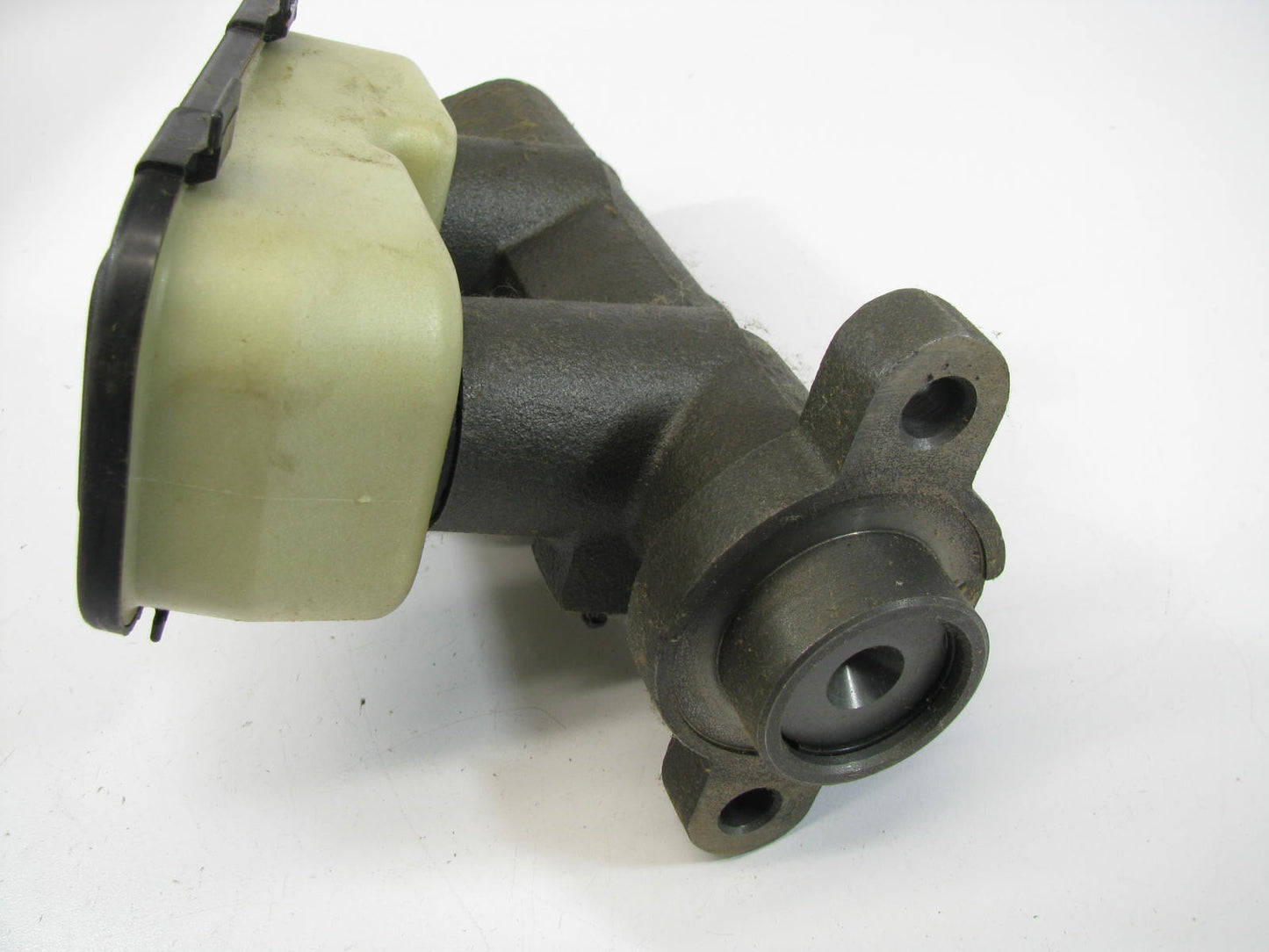 Carquest E98283 Brake Master Cylinder With Reservoir -  MC39382