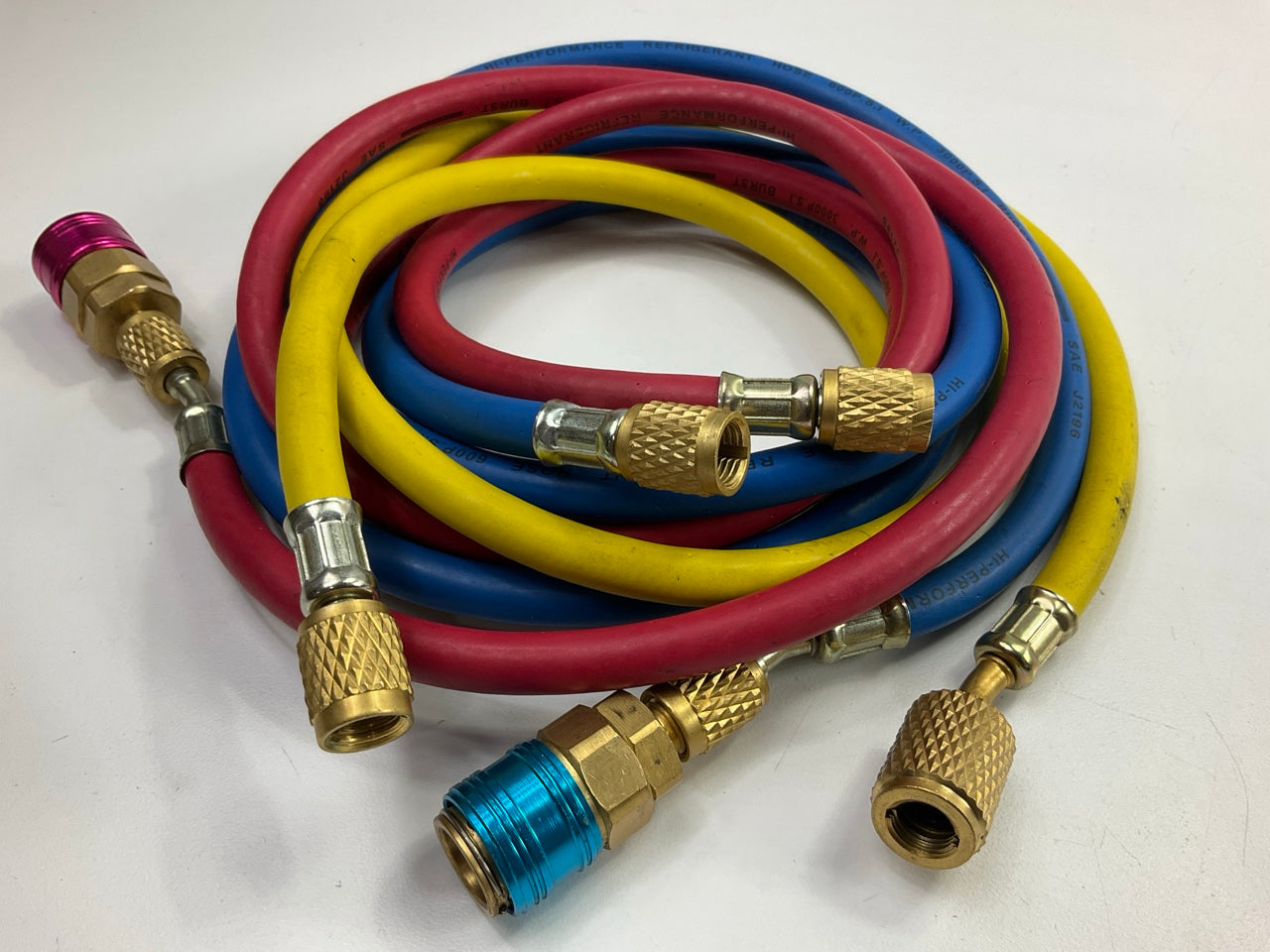 Carquest EQP7400 Brass Manifold Kit W/ 60'' Hoses For 134a Freon
