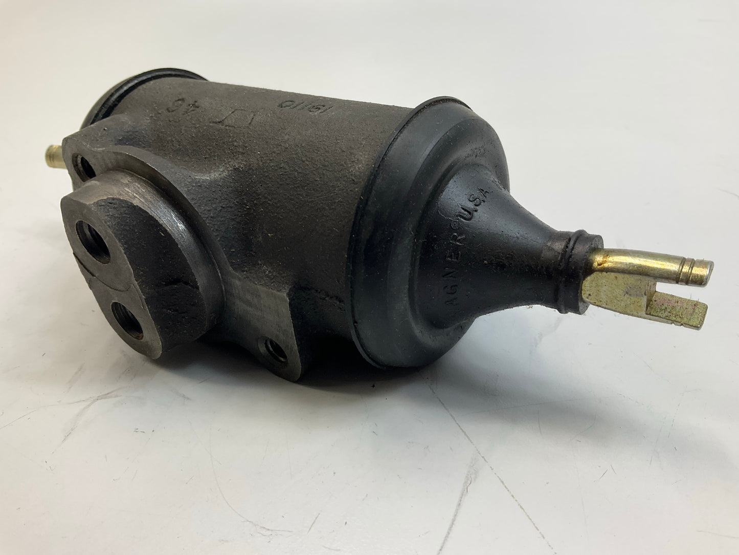 Carquest EW19109 Rear Left / Right Drum Brake Wheel Cylinder W/O Bleeder Screw