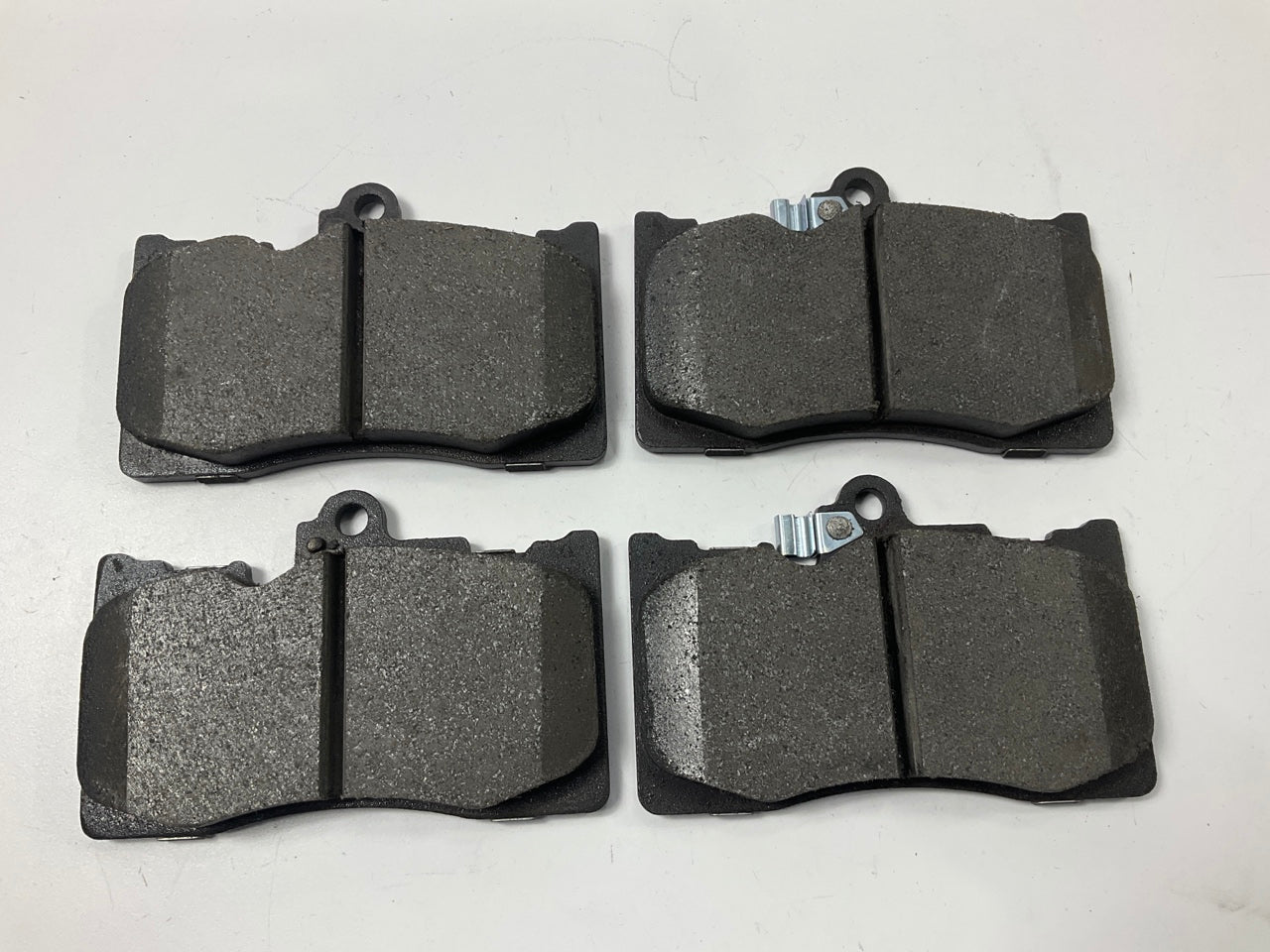 Carquest GNAD1118 Front Ceramic Disc Brake Pads