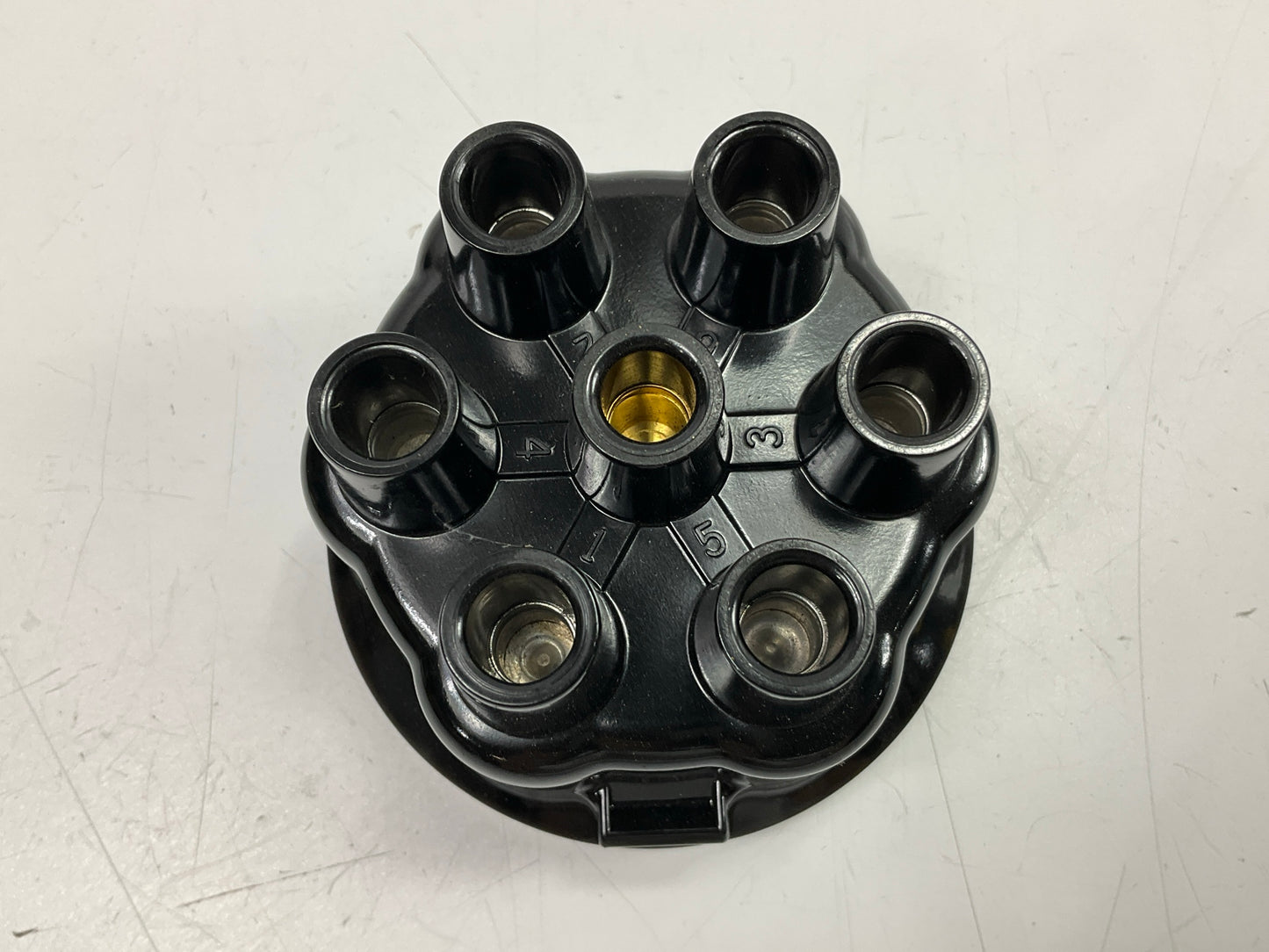 Carquest HCC1003 Distributor Cap IHC Tractor Models 460 560 660