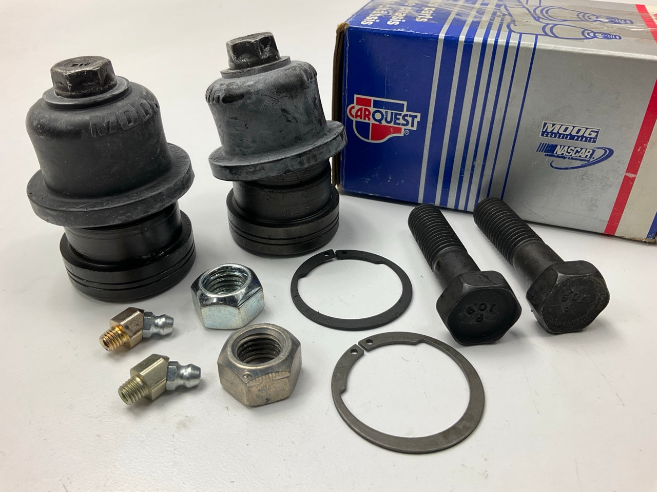 (2) Carquest K7257 Front Lower Ball Joints, Made By Moog