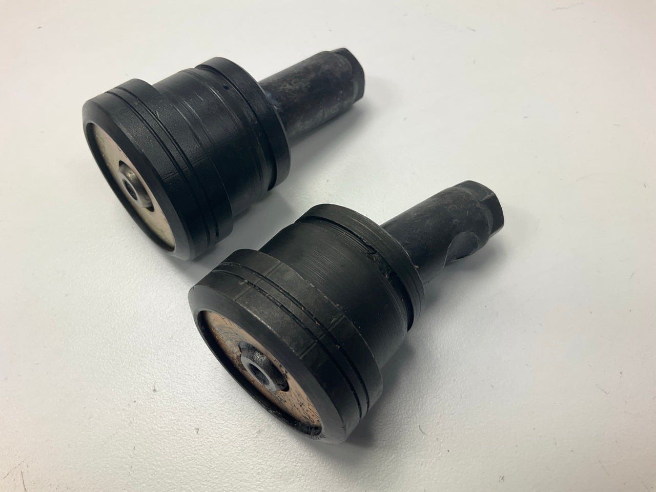 (2) Carquest K7257 Front Lower Ball Joints For 1991-1993 Chrysler Daytona