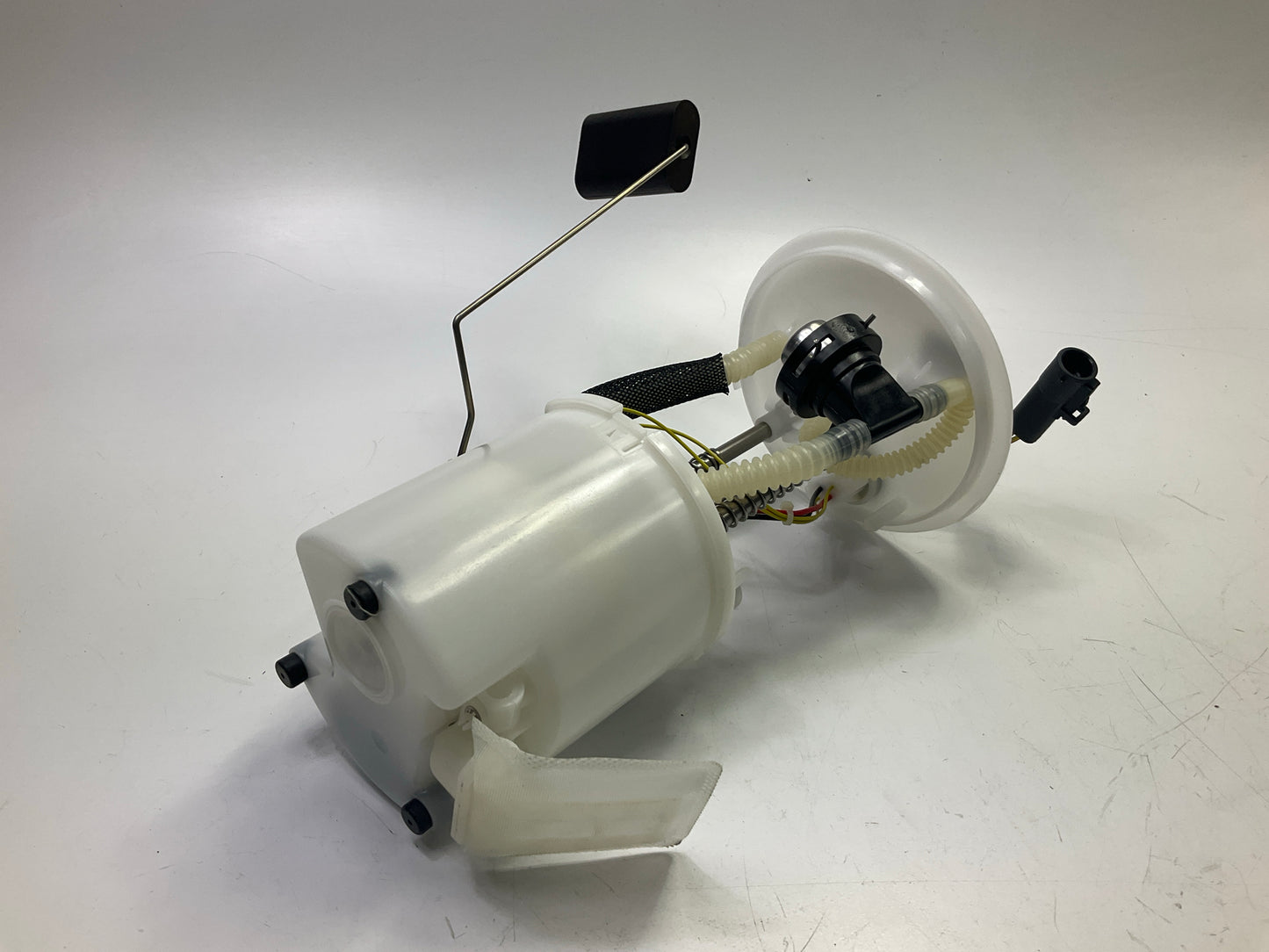 Carquest M2425967 Fuel Pump Module 2001-2004 Ford Escape, Mazda Tribute