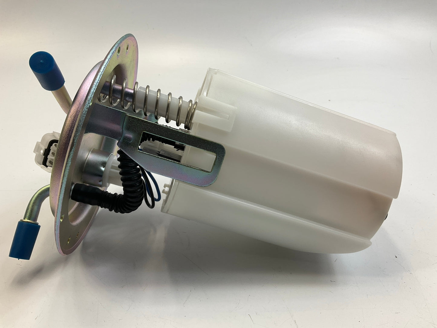 Carquest M2510482 Fuel Pump For 2000-2001 Kia Sephia, 00-04 Spectra