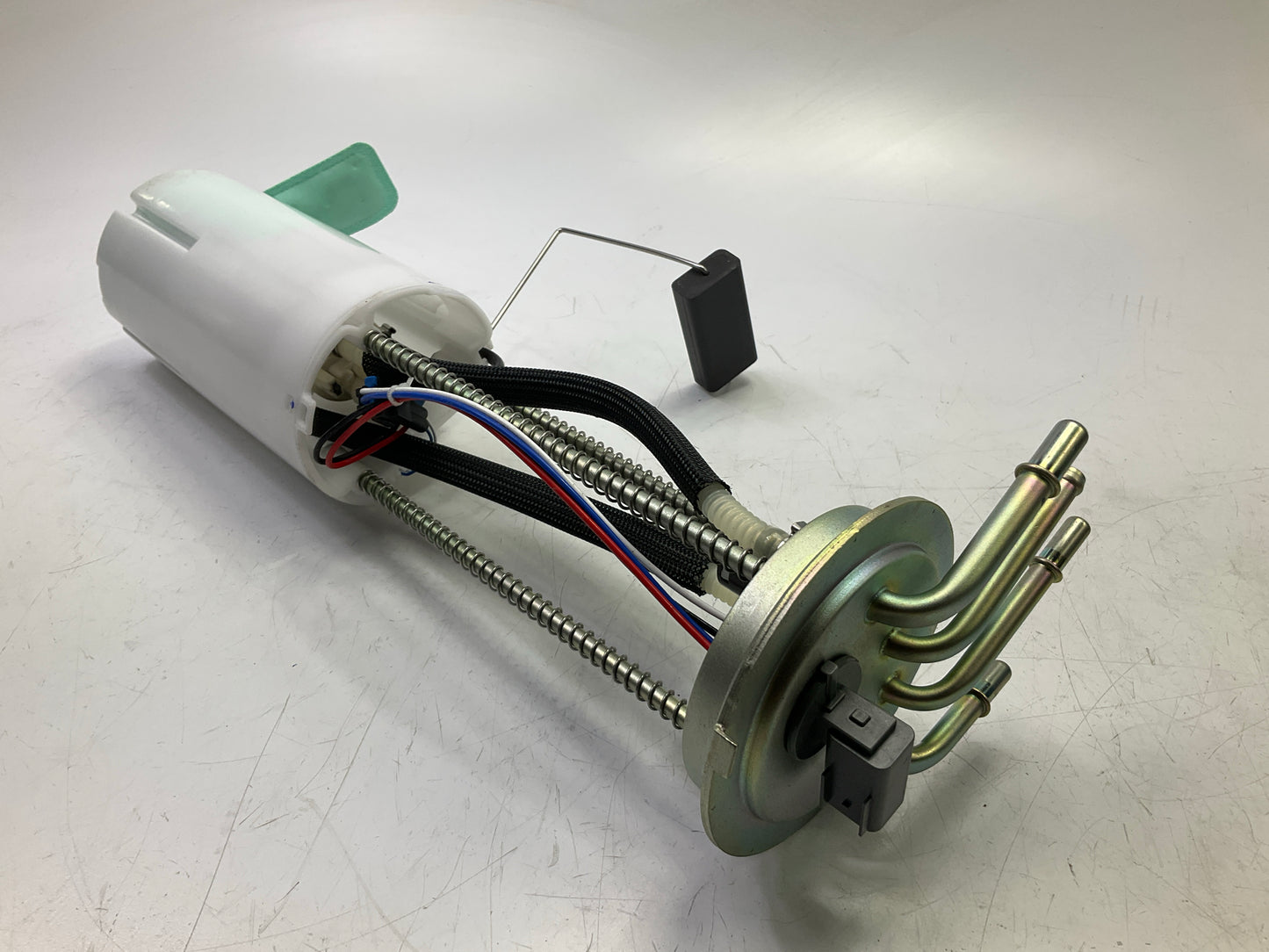 Carquest M3520855 Fuel Pump 2003-05 Chevy C6500 C7500, 2003-05 GMC C6500 C7500
