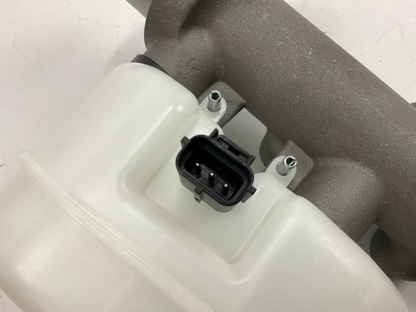 Carquest MC390847 Brake Master Cylinder For 2004 Ford E-150 Club Wagon