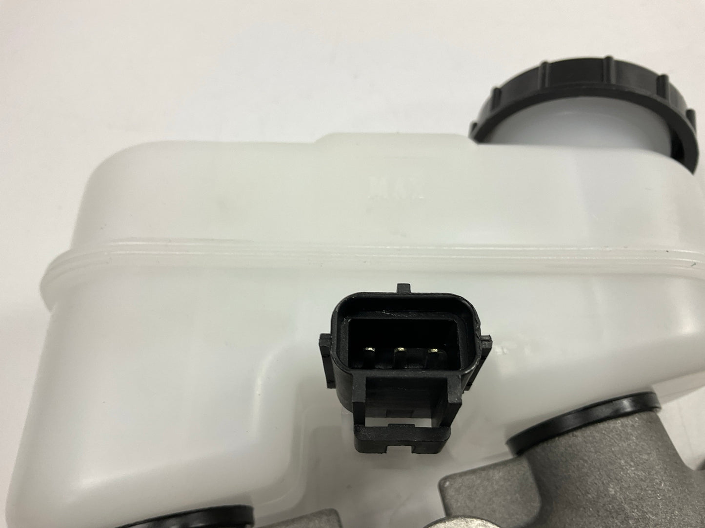 Carquest MCA390370 Brake Master Cylinder For 1997-2003 Ford Taurus, Sable