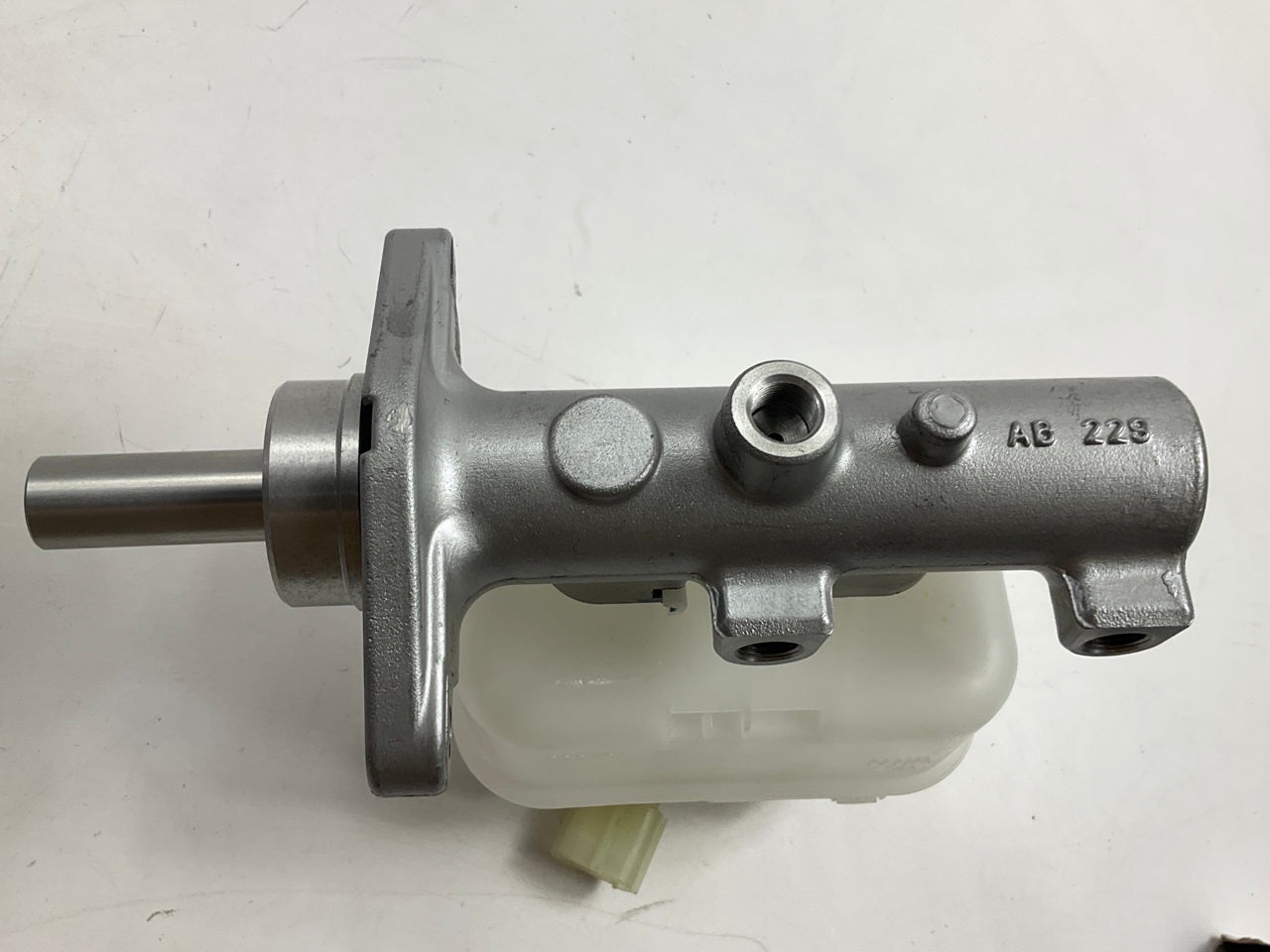 Carquest MCA630421 Brake Master Cylinder For 2003-2005 Explorer, Mountaineer