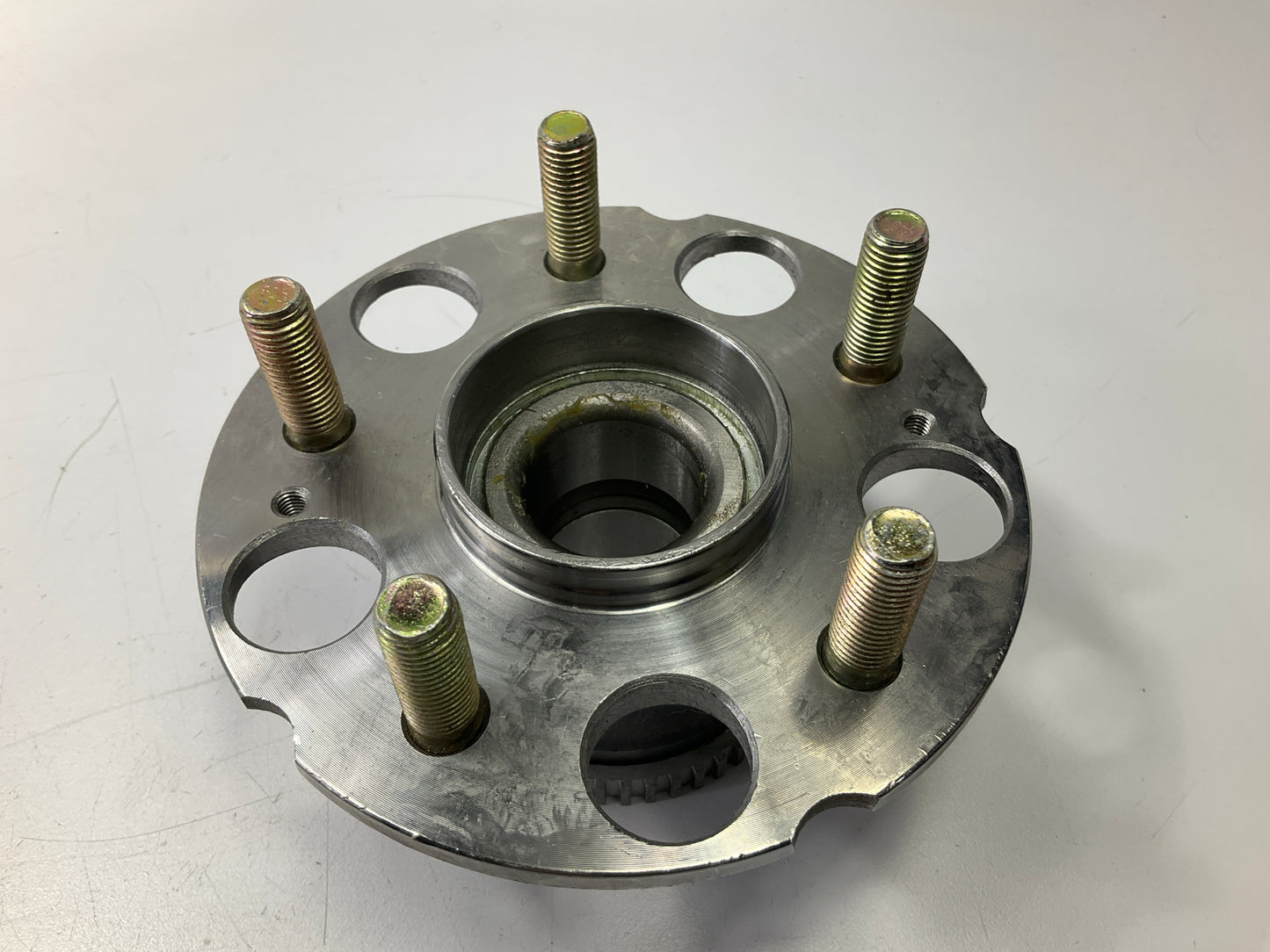 Carquest R512180 Rear Wheel Bearing And Hub Assembly For 1999-2004 Honda Odyssey