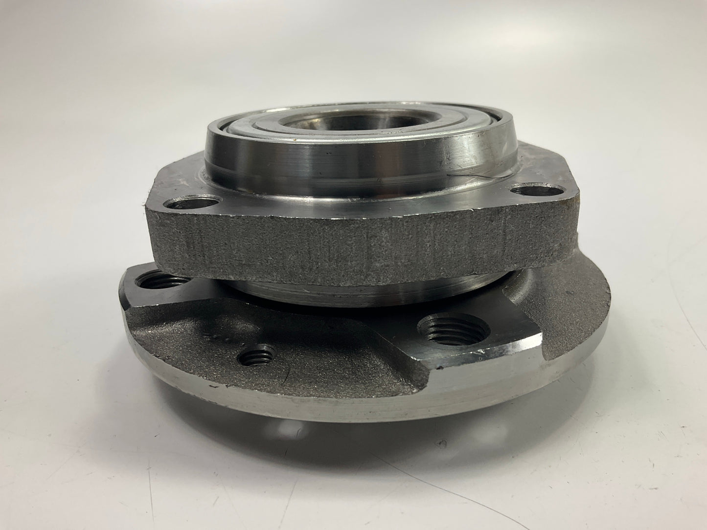 Carquest R513127 Front Wheel Bearing And Hub Assembly For 1986-1989 Saab 9000