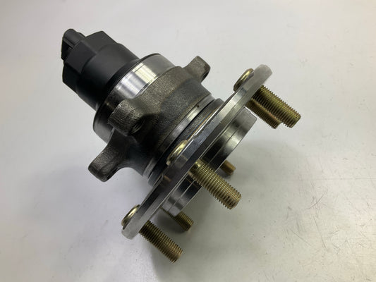 Carquest R513165 Front Wheel Bearing Hub For 2002-2004 Isuzu Axiom, Rodeo