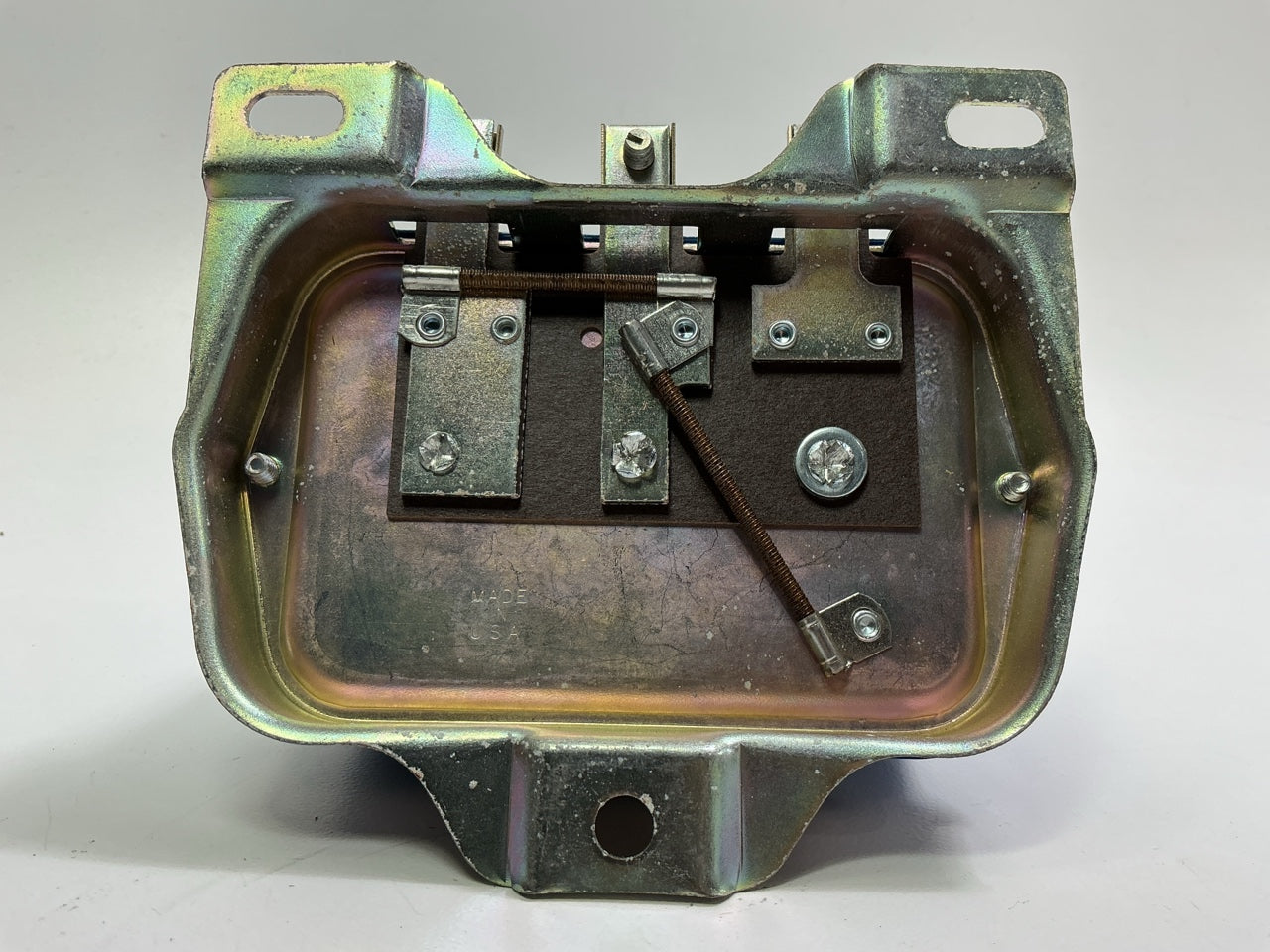 Carquest RAA1007 Voltage Regulator 6 Volts, 3 Terminal - MISSING 3 WASHERS