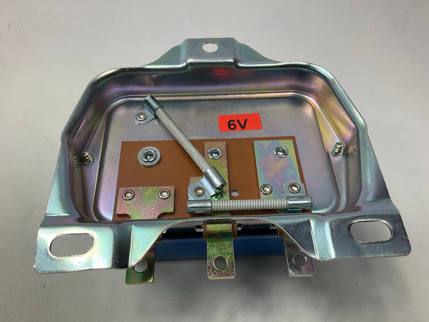 Carquest RAA1007 Voltage Regulator 6 Volts , 3 Terminal