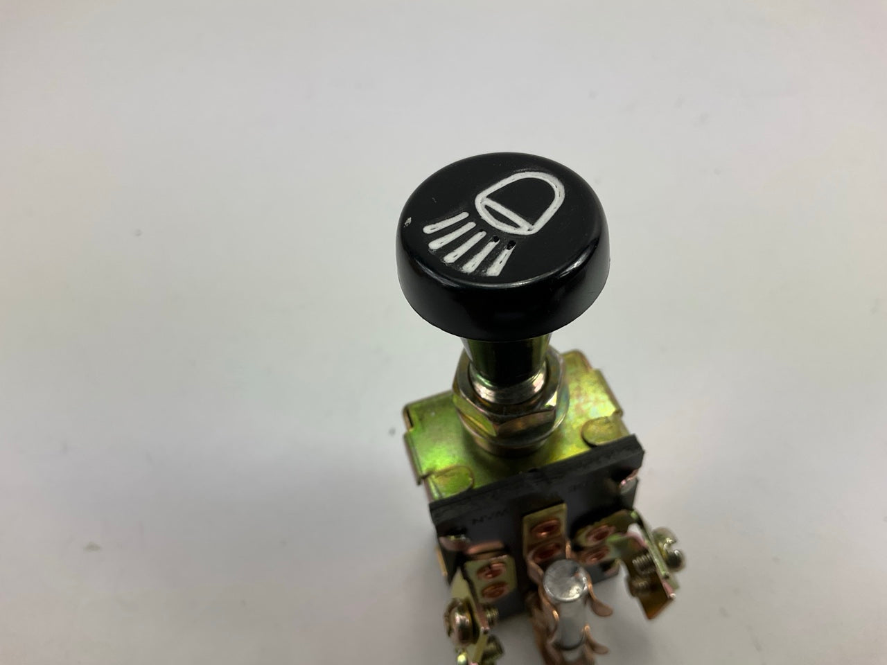 Carquest SAA3867 12 Volt, 5 Screw Terminal 3 Position, Fused 15 Amp Light Switch