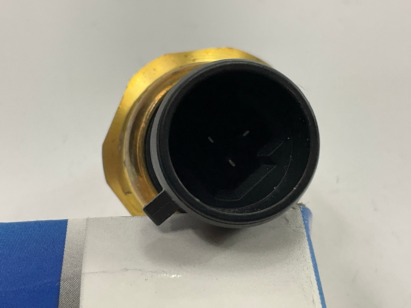 Carquest SBC1182 Engine Oil Pressure Sensor Sender