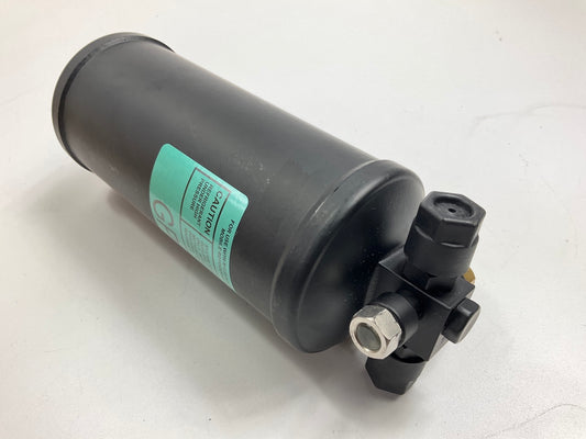 Carquest T33538 A/C Receiver Drier For Volvo Western Star 61506-3402