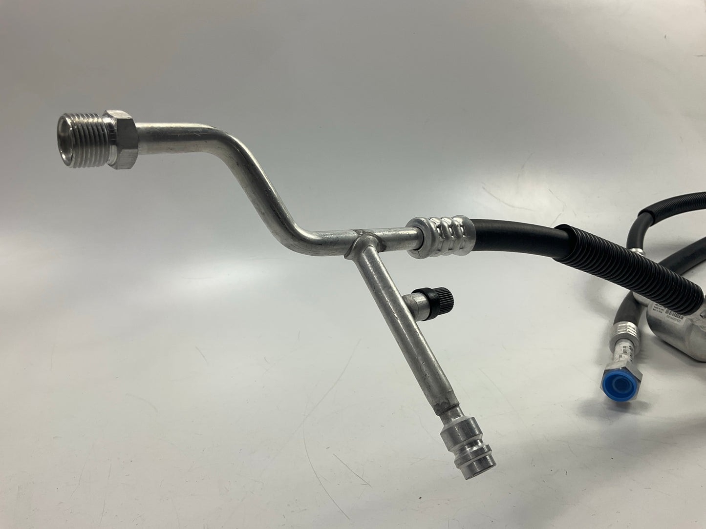 Carquest T56206 A/C Manifold Refrigerant Discharge / Suction Hose Assembly