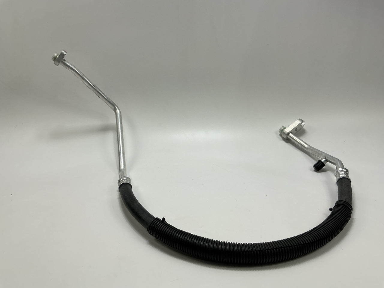Carquest T56719 A/C Suction Line Hose  For 2002-2004 Jeep Grand Cherokee 4.0L