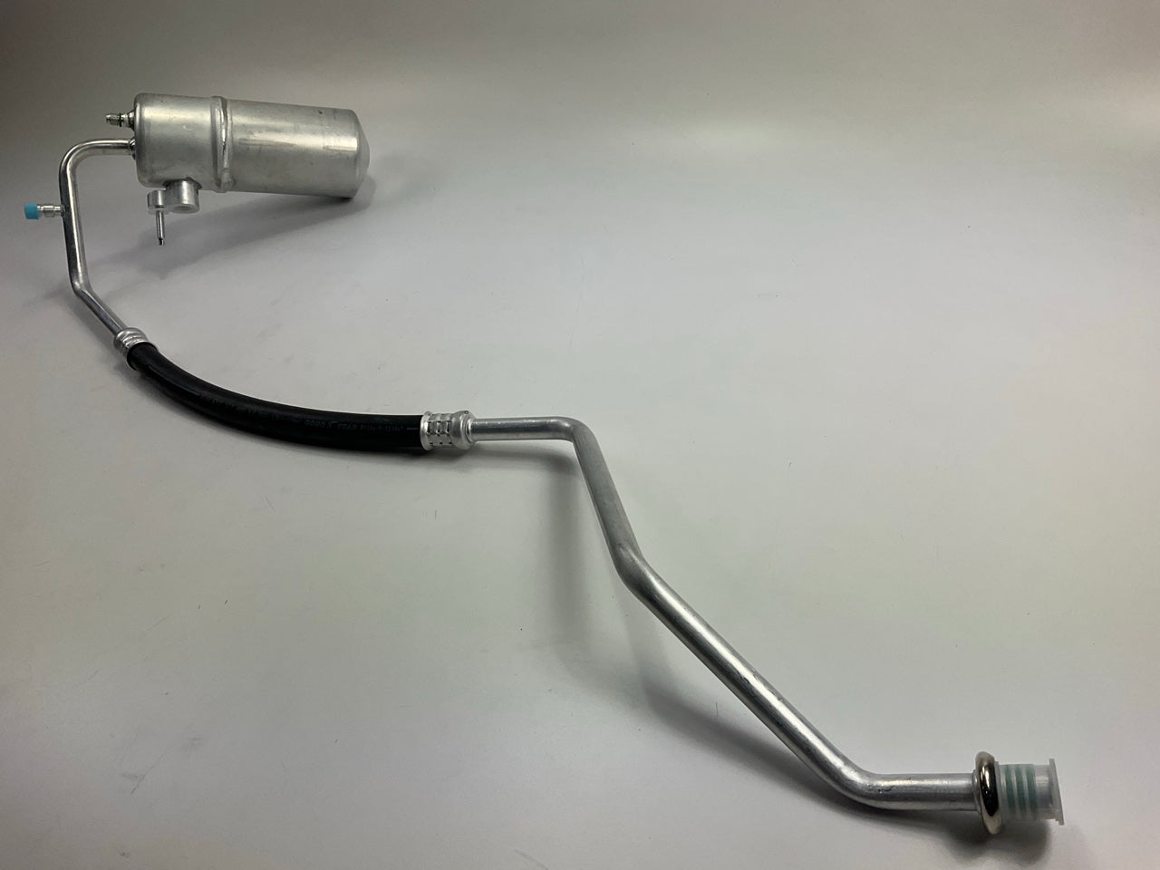 Carquest T56840 A/C Accumulator With Hose Assembly