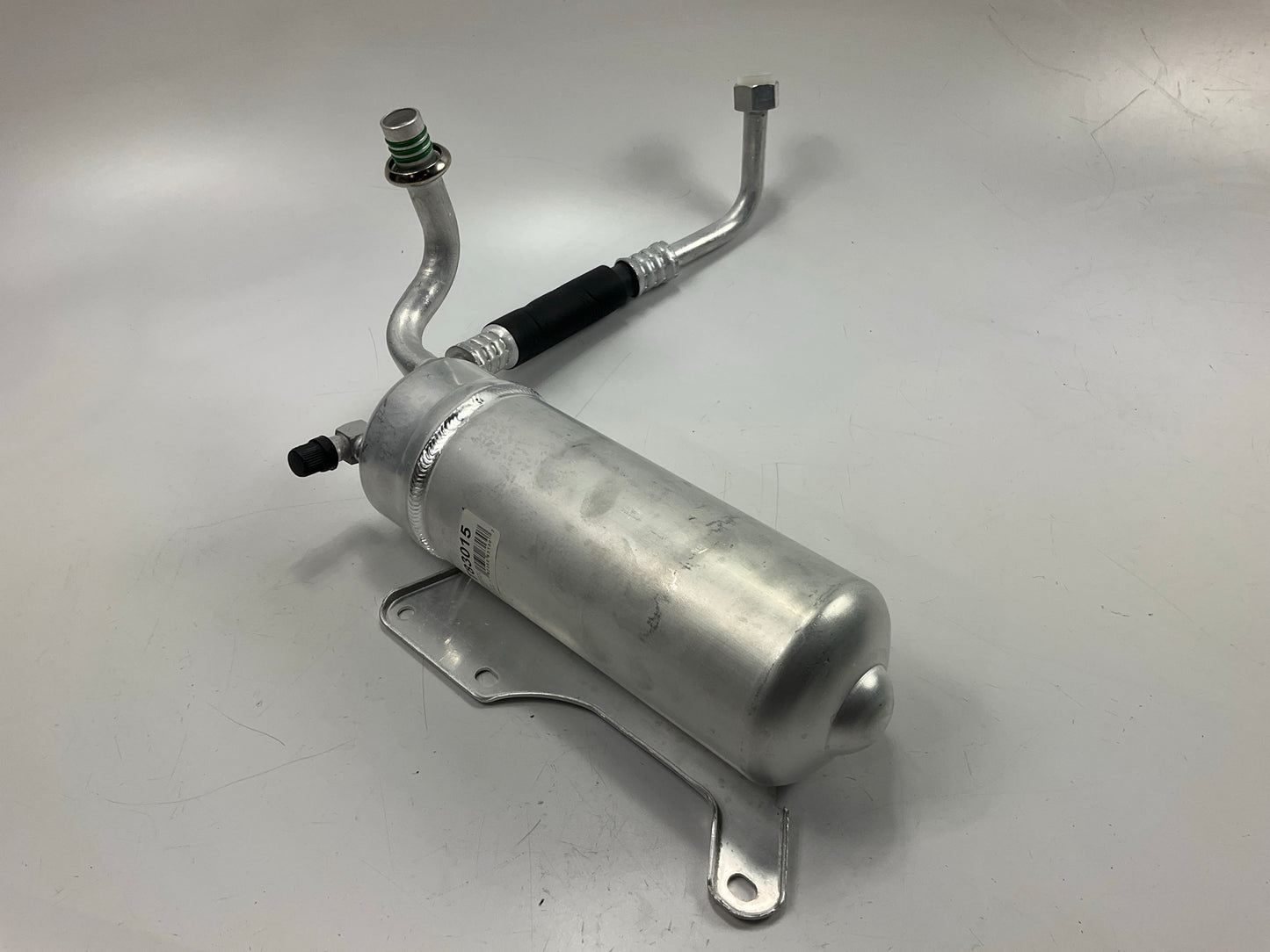 Carquest T83015 A/C Accumulator With Hose Assembly