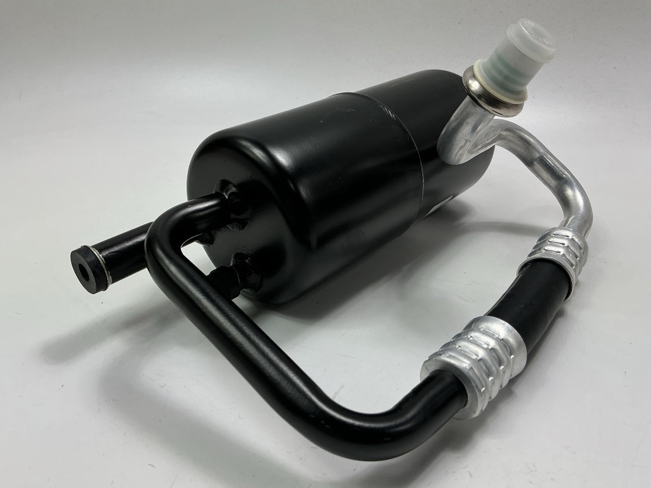 Carquest T83042 A/C Accumulator With Hose Assembly