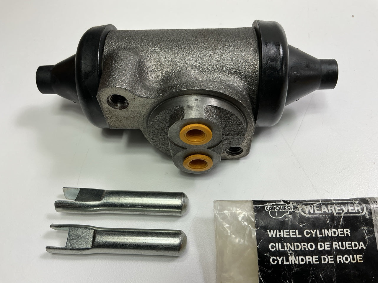 Carquest WCA15307 Rear Lower / Upper Drum Brake Wheel Cylinder - MISSING WASHERS