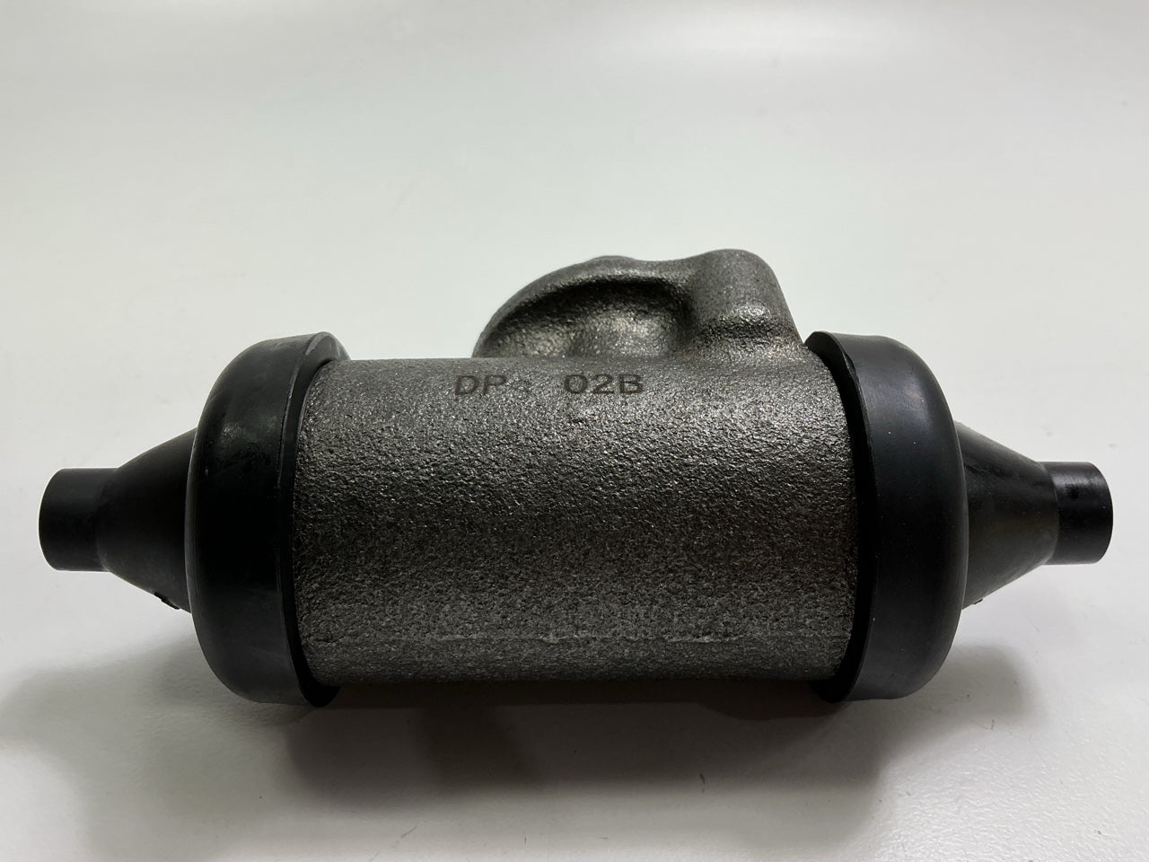 Carquest WCA15307 Rear Lower / Upper Drum Brake Wheel Cylinder - MISSING WASHERS