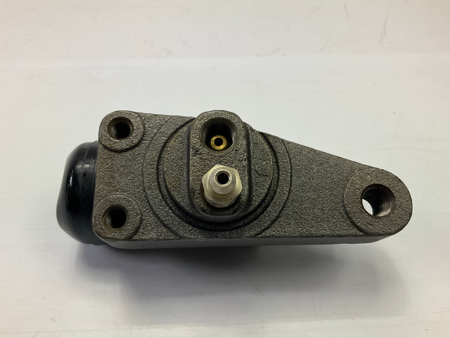 Carquest WCA37168 Front Right Lower Drum Brake Wheel Cylinder