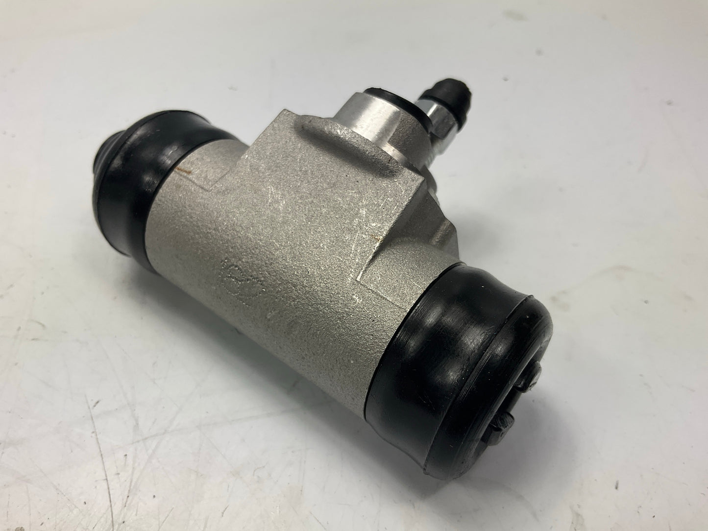 Carquest WCA37786 Rear Drum Brake Wheel Cylinder