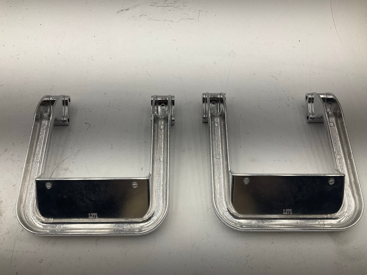CARR 103992 10'' X 3'' Pair Hoop II Polished Aluminum Flat Steps, Pair