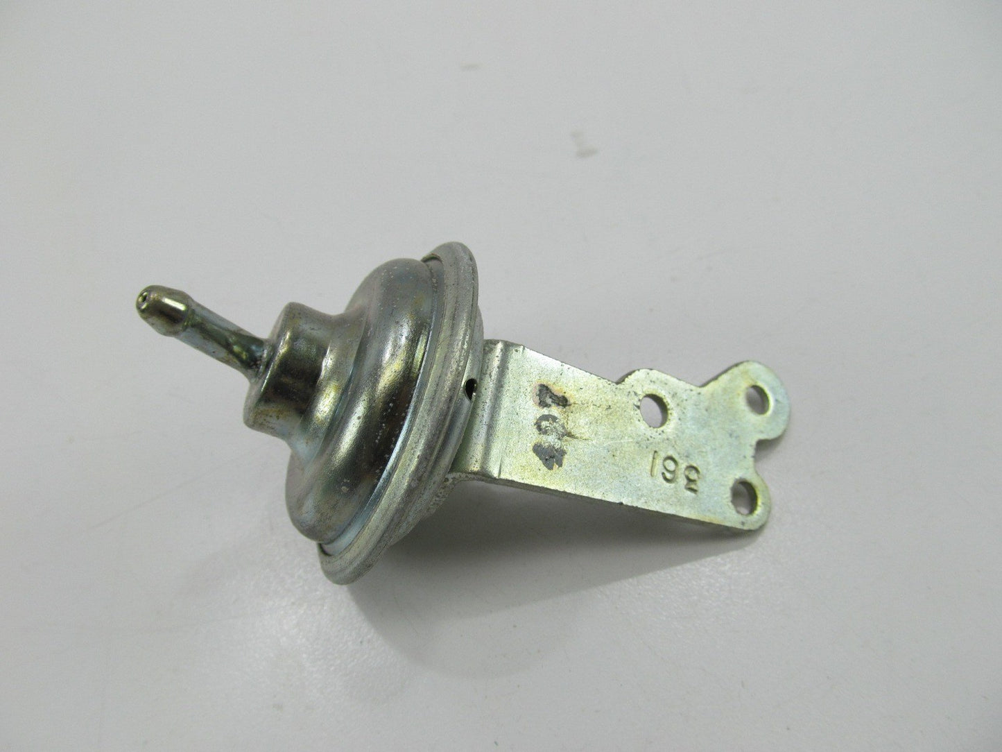 Carter 202-497 Carburetor Choke Pull-Off For Chrysler 2-BBL BBD