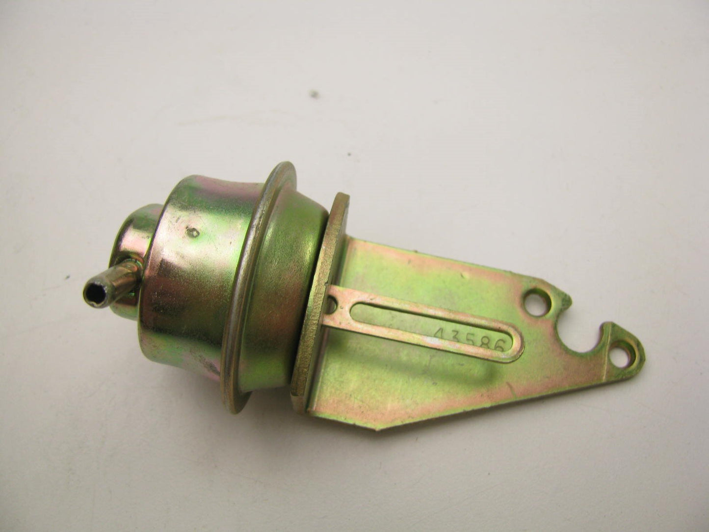 Carter 202-636 Carburetor Choke Pull-Off (Primary) 1975-1976 Pontiac 2GC 2-BBL