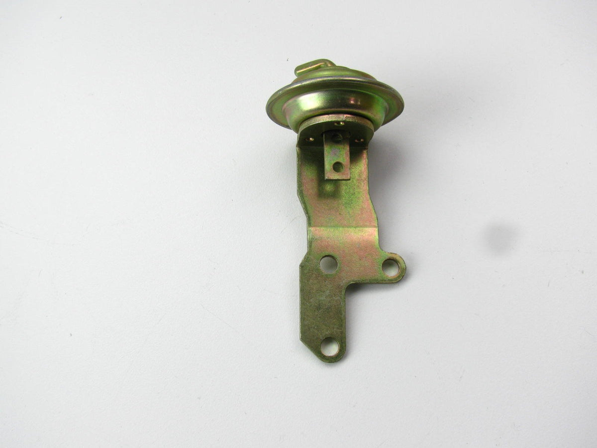 Carter 202-946 Carburetor Choke Pull-Off - 1975-1978 Toyota Corolla
