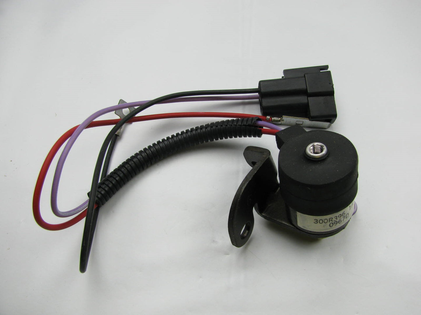 Carter 213-3104 Carburetor Idle Stop Solenoid For Holley 2BBL